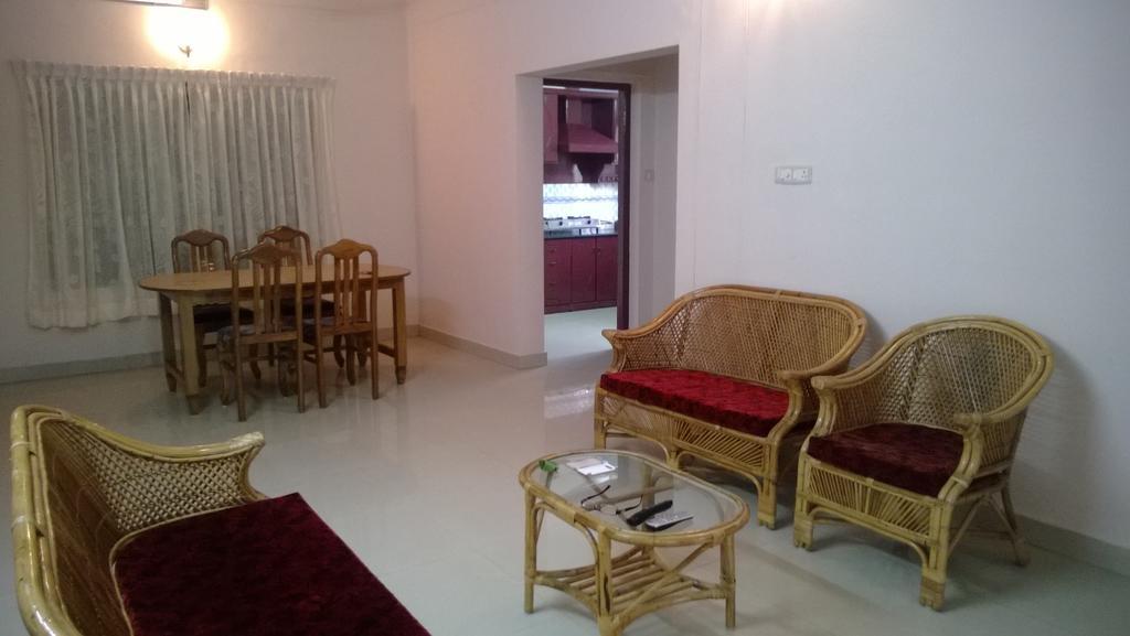 Indeevaram Apartments Kovalam Chambre photo